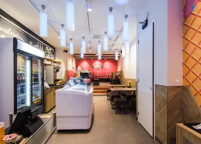 Hostel Warmoes Amsterdam